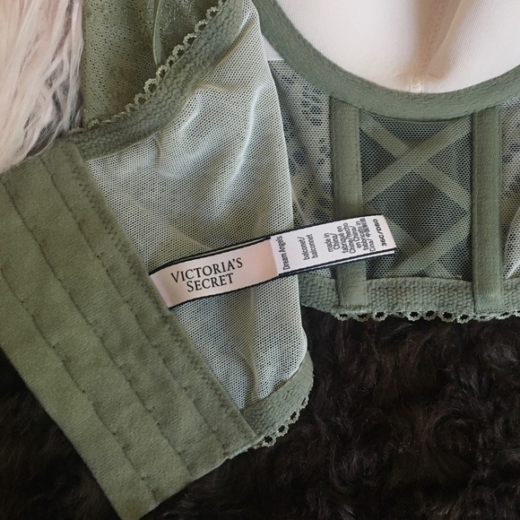 NEW Victoria Secret Lace Bralette - Picture 3 of 4